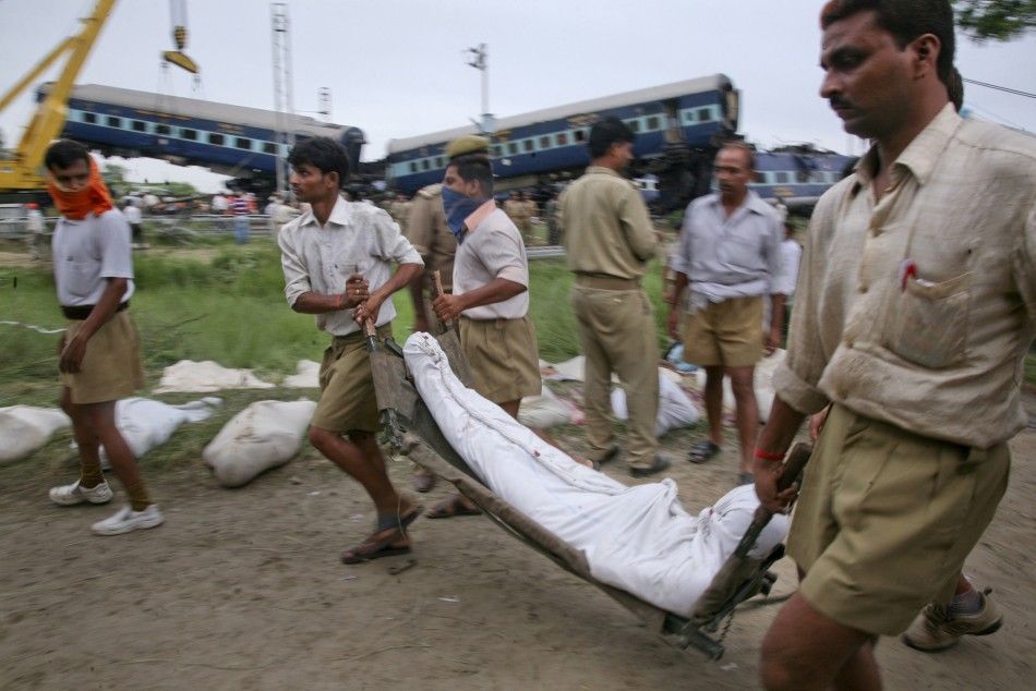 Bodies Pulled From The Wreckage Of India Train Accident The Latest Photos Of The Rail Disaster