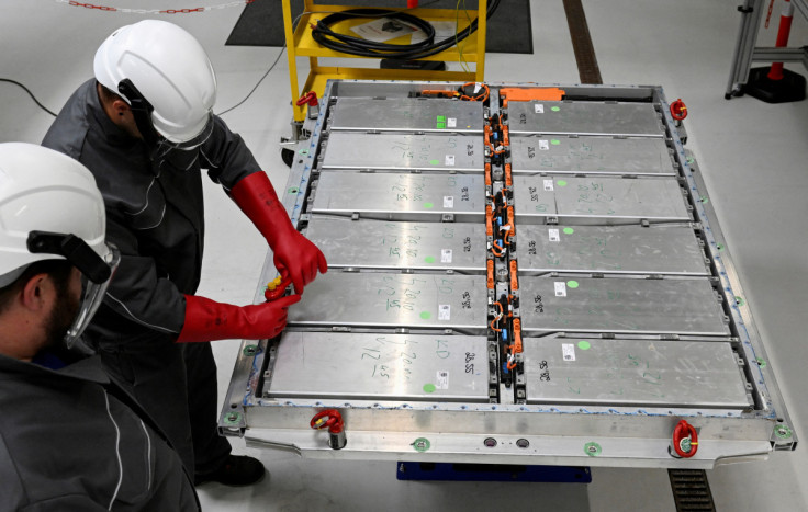 Battery cell production in a Volkswagen pilot line in Salzgitter