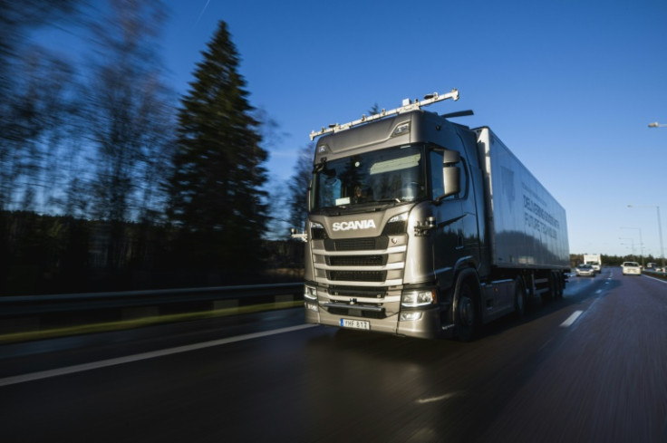 The lorry combines all the input from the various sensors with a GPS system