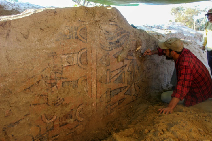 Until now, archeologists had only seen the "Huaca pintada" fresco in old black and white photographs