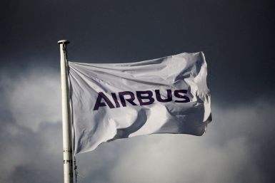 Airbus wary of squeezing out suppliers as tops hiring target