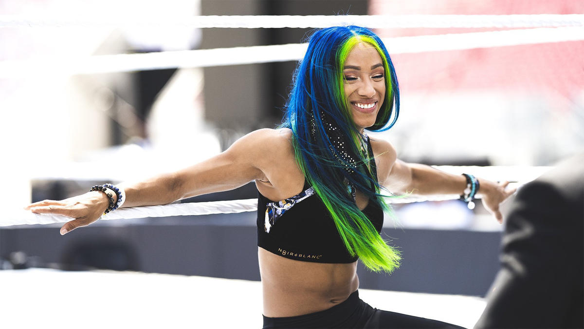 Sasha banks контракт wwe 2024. Саша Бэнкс и Бьянка Бэлейр. Тамино девушка. Саша Тинк.