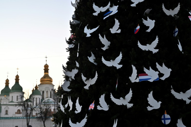 The decision by some Ukrainian churches to observe Christmas on December 25 highlights the rift between religious leaders in Kyiv and Moscow that has deepened