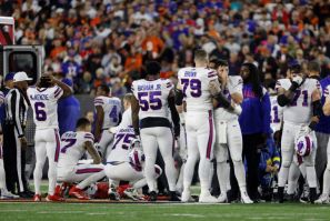 Buffalo Bills players reacted to the on-field collapse of teammate Damar Hamlin during an NFL game Monday at Cincinnati