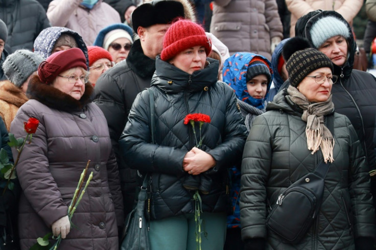 The deadly Makiivka strike has led to rare public displays of mourning in Russia.
