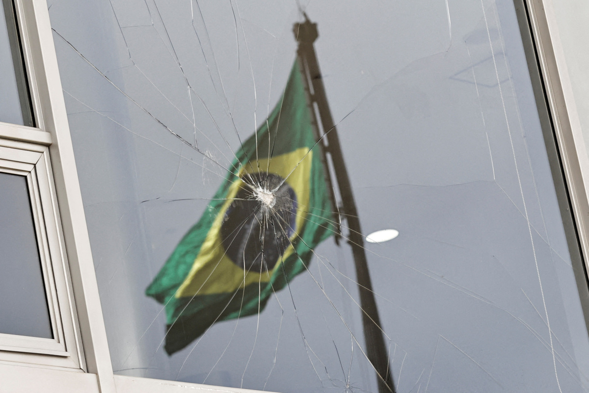Investors See Brazil’s Polarization, Fiscal Plans As Key Risks After Protests