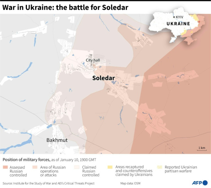 Map of Ukraine showing the cities of Soledar and Bakhmut, and the position of military forces