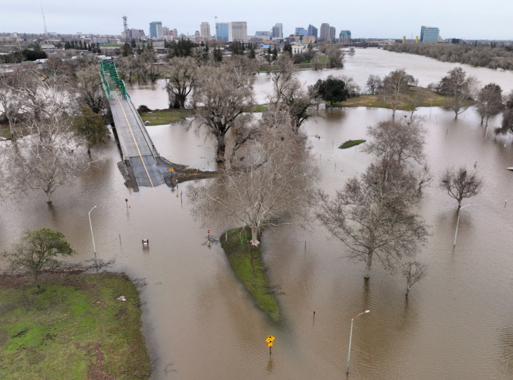 Rainstorms cause flooding in Sacramento