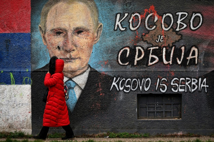 Murals praising Vladimir Putin dot Belgrade