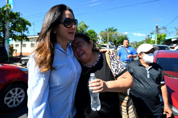 El Salvador's housing minister, Michelle Sol (L), said she was moved by the testimony of dozens of families who had been deprived of their homes
