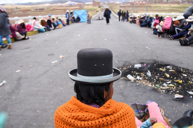 Hundreds of lorries stranded on Bolivia-Peru border over blockades