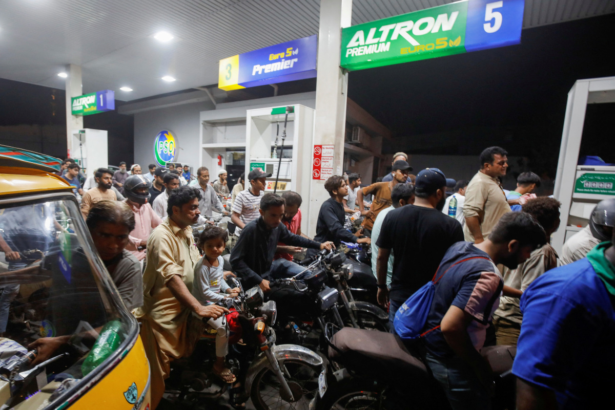 Pakistan Braces For Fuel Shortages Amid Liquidity Crisis