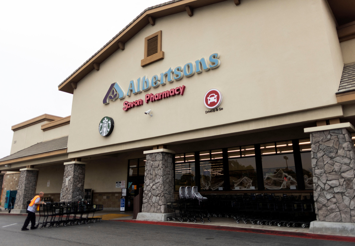 Grocery Consumers Sue To Block Kroger's $25 Billion Buy Of Albertsons ...