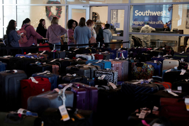 Travelers deal with weather cancellations at Dallas Love Field Airport