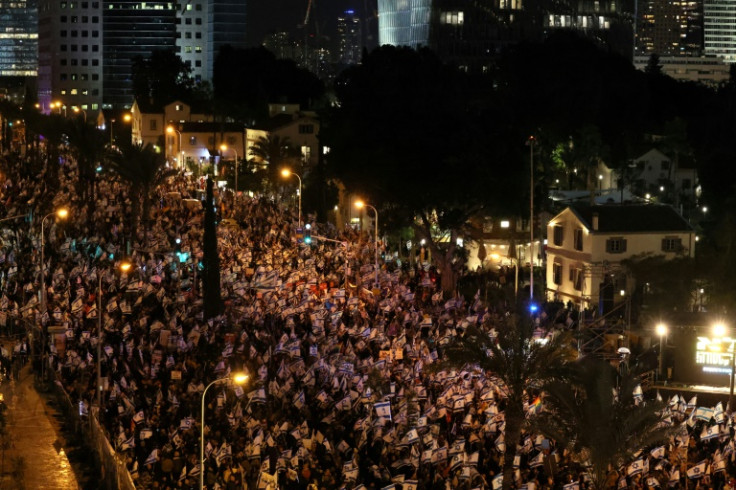 Thousands of Israelis demonstrated in central Tel Aviv for the fifth consecutive week against controversial legal reforms