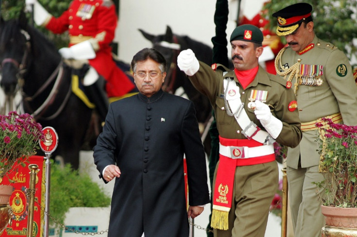 As Musharraf faced growing pressure for democratic elections, his oppression of critics worsened, with the constitution suspended for a second time, and thousands jailed