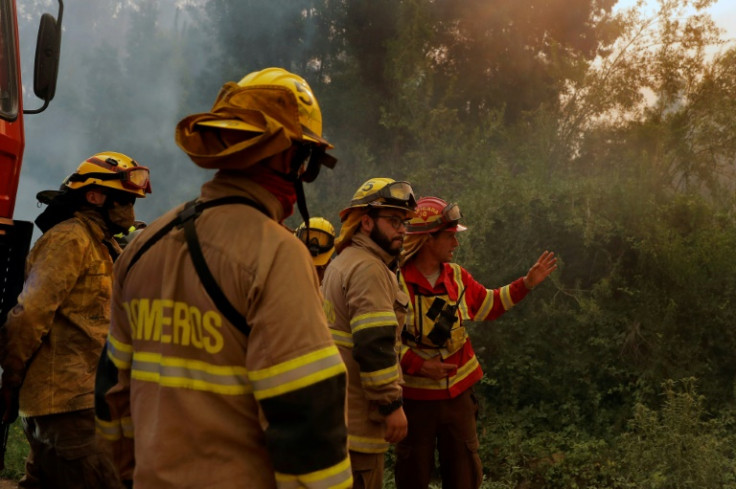 The majority of the firefighters battling Chile's blazes are volunteers