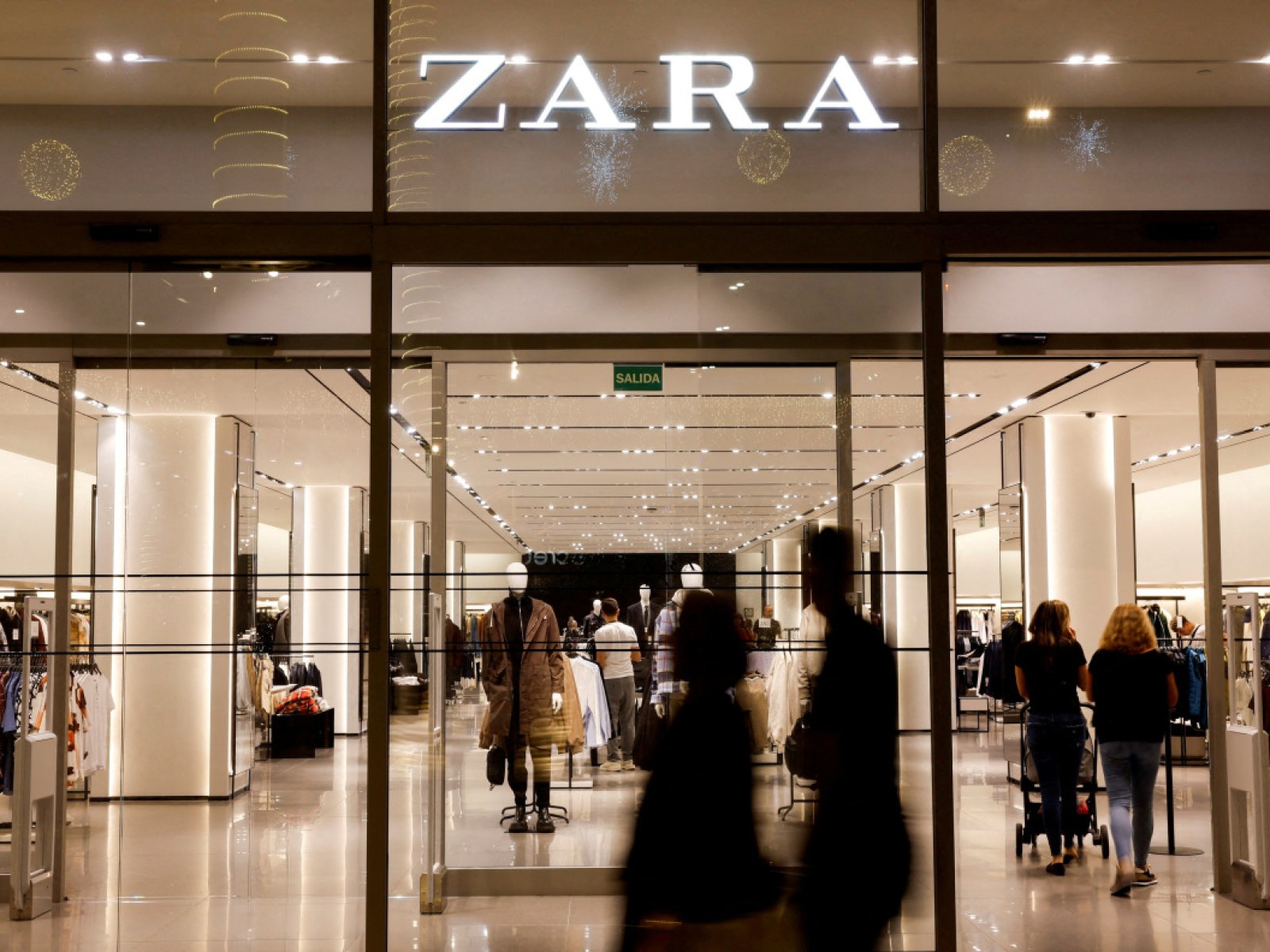 Rijd weg Alsjeblieft kijk metalen Zara, Bershka And Other Brands To Return To Russia Under New Names: Reports