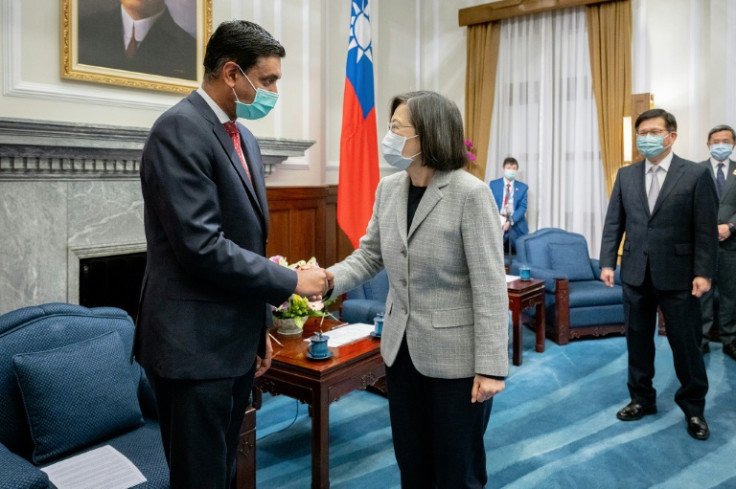 Taiwan President Tsai Ing-wen (C) met with US Representative Ro Khanna at the Presidential Office in Taipei