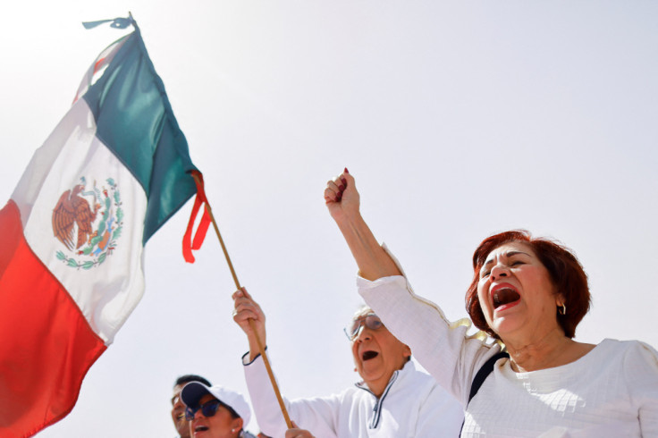 Protest in support of the INE and against President Obrador's plan to reform the electoral authority, in Ciudad Juarez