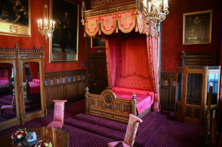 The regal crib has its origins in a thousand-year-old tradition observed up to the time of Henry VIII