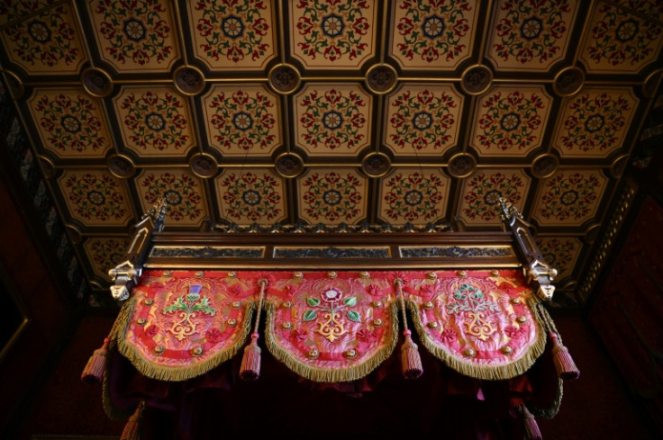 The original royal red and purple hangings had long disappeared and were recreated in 1984