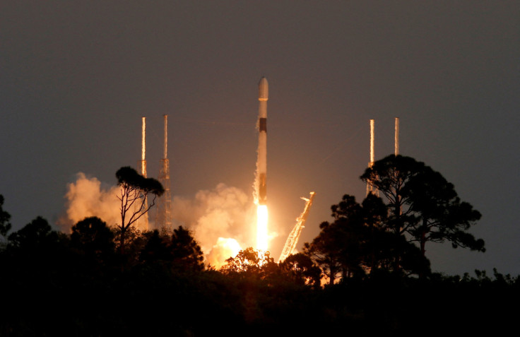 A SpaceX Falcon 9 rocket lifts off with a payload of 21 Starlink satellites from the Cape Canaveral Space Force Station