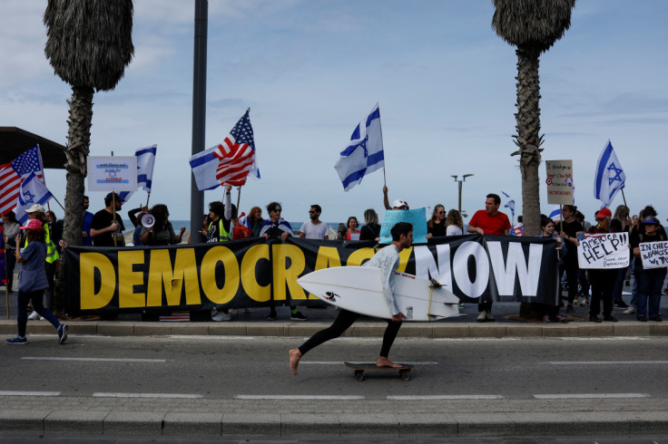 Protest against government's judicial overhaul ouside U.S. Consulate in Tel Aviv