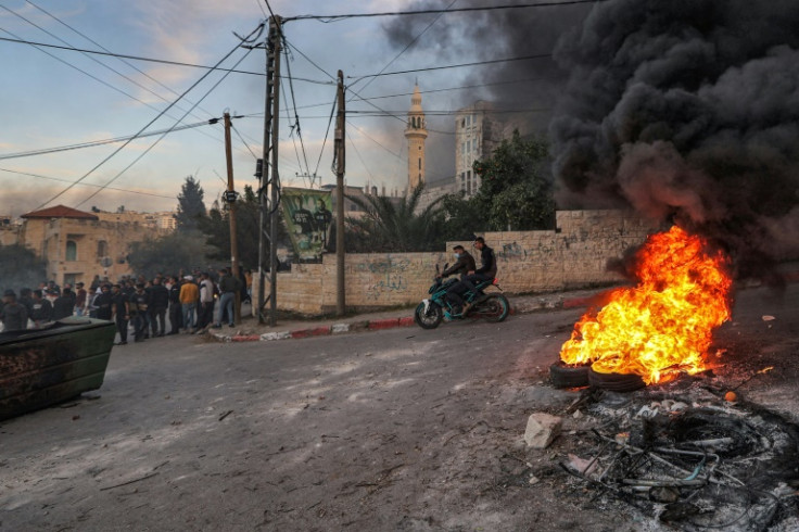 Witnesses said Israeli troops entered the Jenin refugee camp and surrounded a house as a group of militants fought back