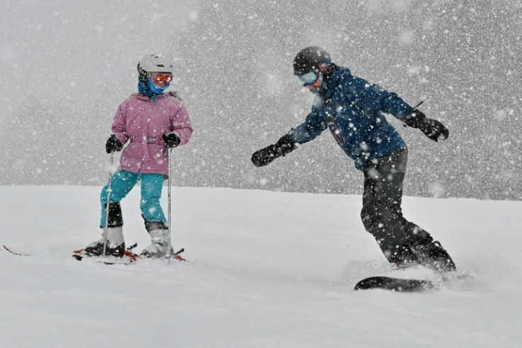 Tuffy's family spent their vacation in the snow at a Fukushima resort