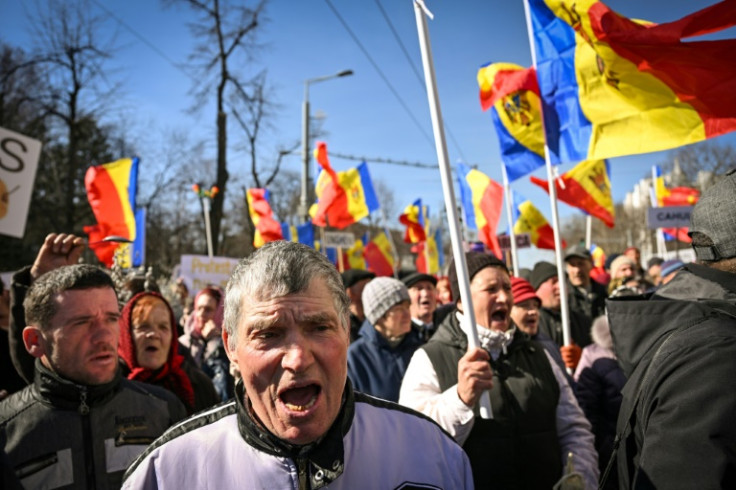 Scuffles broke out at the protest in Chisinau on Sunday afternoon