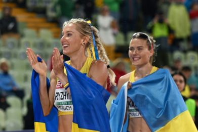 Ukrainian athletes Anna Ryzhykova (L) and Viktoriya Tkachuk took bronze and silver respectively in the 400m hurdles at the European Athletics Championships in Munich last year