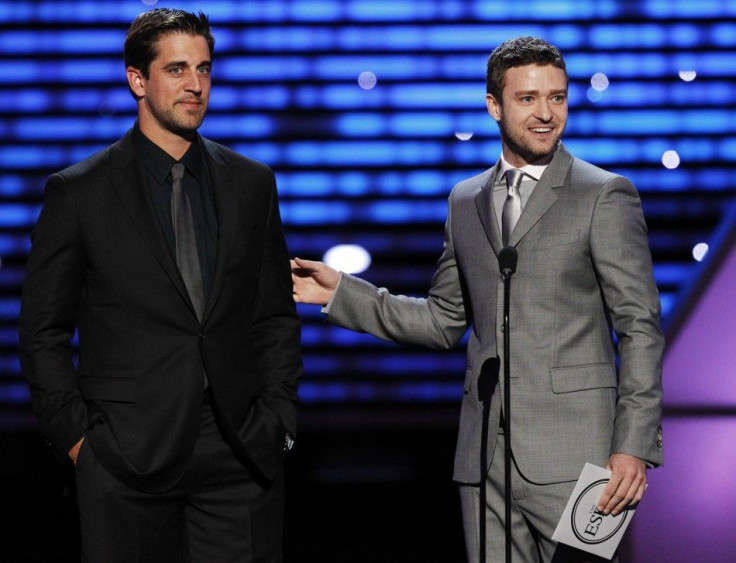 Singer Justin Timberlake (R) and Green Bay Packers NFL quarterback Aaron Rodgers