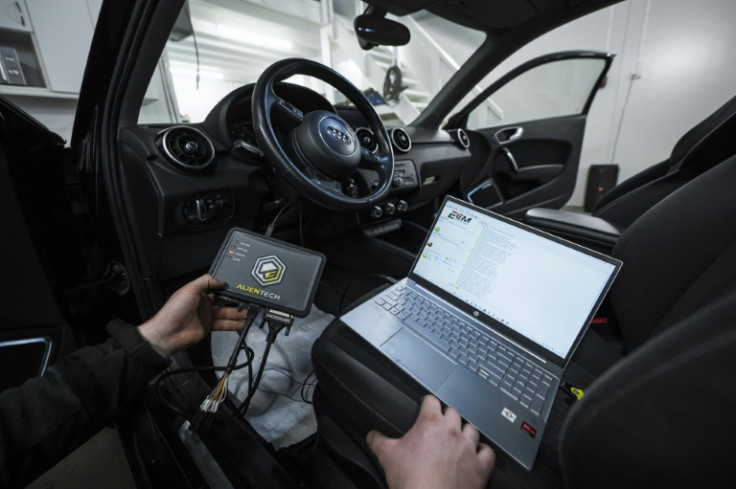 Modern vehicles can have their speed capped electronically