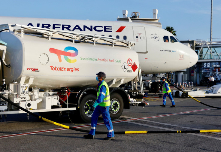 Air France aircraft, operated with SAF is refueled at Nice airport