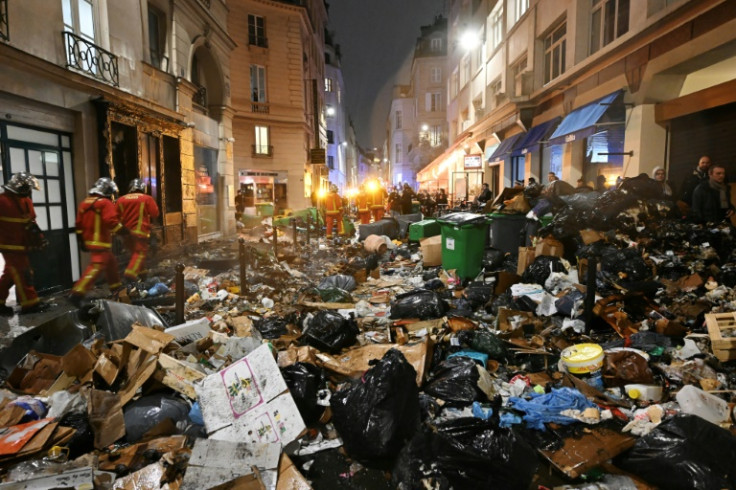 Rubbish is still gathering in the streets of Paris due to a rolling strike by garbage collectors