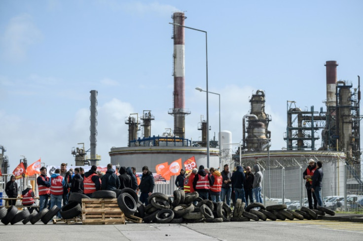 Opposition to the pensions reform has included strike action in several sectors and the blockades of some oil refineries