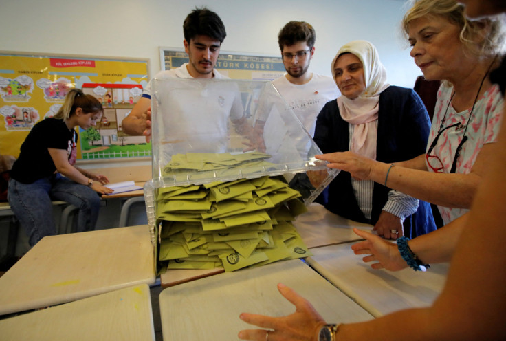 Istanbul votes in mayoral re-run