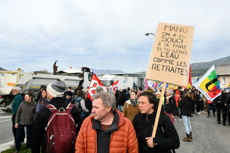 'Manu, we have a lot to worry about if you're going to manage water like you did pensions,' read one poster