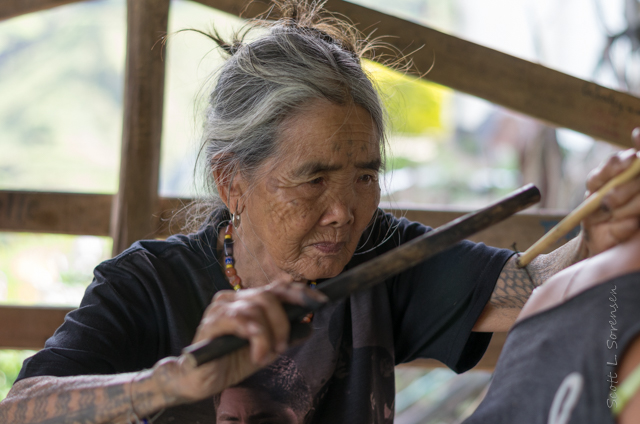 100-year-old Apo Whang Od is the last traditional Kalinga tattooist in the  world - YouTube