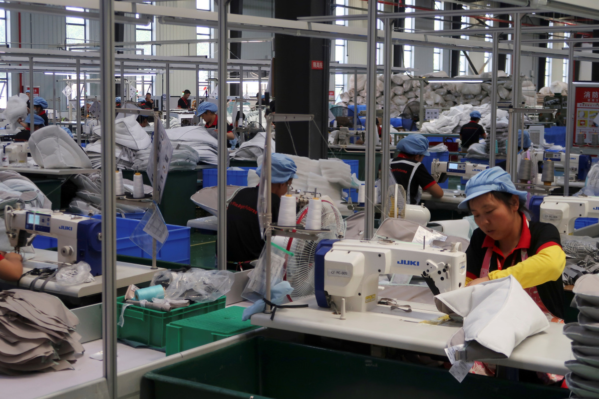 China's Faltering March Factory Activity Weighs On GDP Outlook | IBTimes