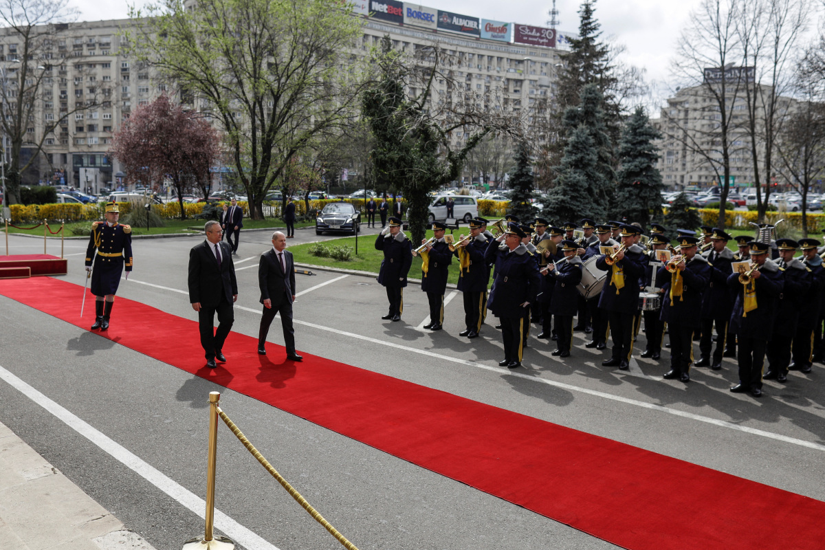 Germany’s Scholz In Bucharest To Stress Support For Romania, Moldova