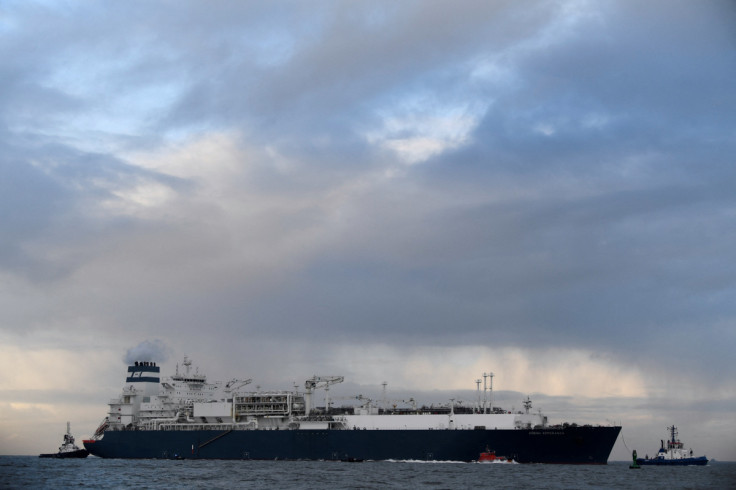 Floating Storage and Regasification Unit (FSRU) ship "Hoegh Esperanza" arrives in Wilhelmshaven