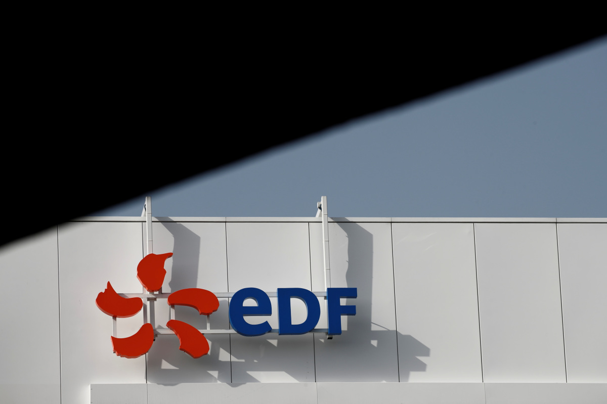 Exclusive-EDF Warns Of 1 Billion Euro Loss Due To French Strikes, Reviews Hiring – Sources