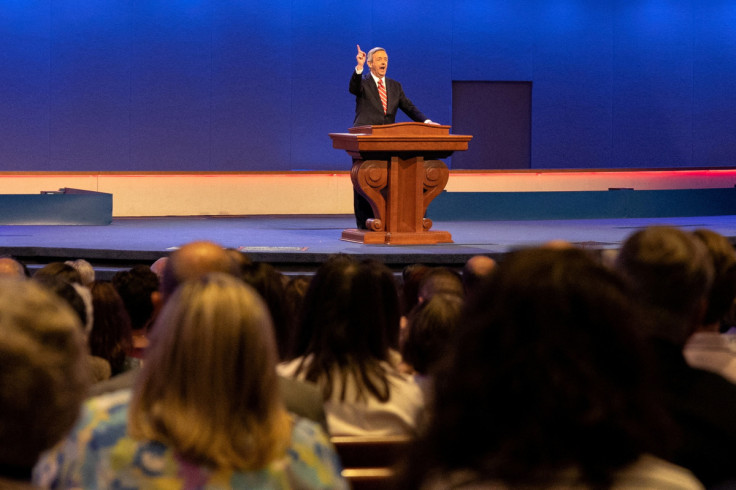 Service at the First Baptist evangelical Southern Baptist megachurch in Dallas