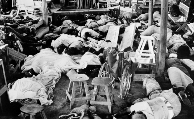Bodies of more than 400 members of the Jim Jones' sect "Temple of people" lie down, on 19 November 1978, in Jonestown, where the Cult leader Jim Jones had established the Peoples Temple. More than 900 people died, on November 18, 1978, in the largest mas