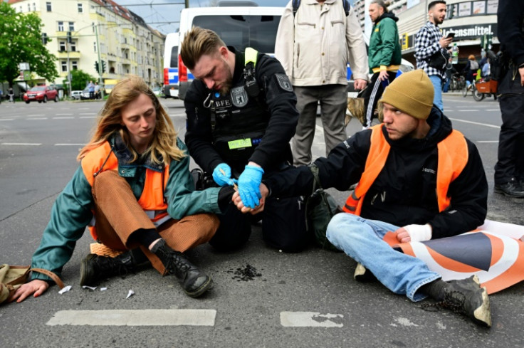 Activists from the Letzte Generation group vow to bring traffic to a standstill across Berlin