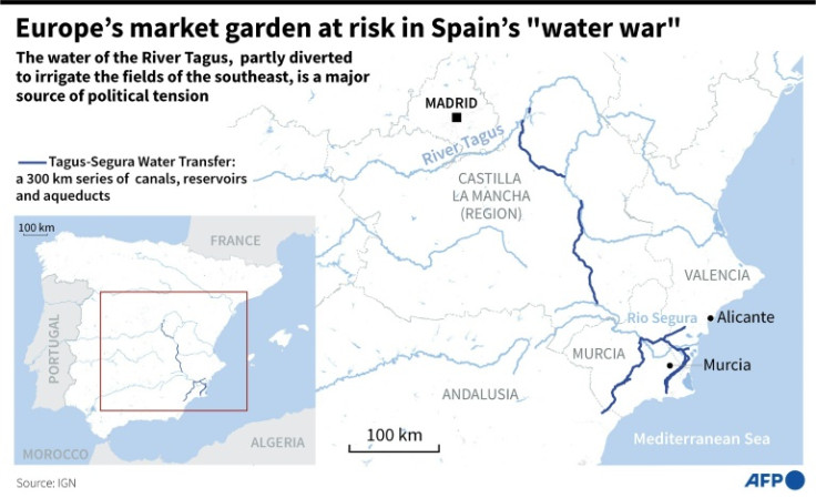 Map of Spain showing the route of the water transfer from the Tagus river to the southeast where it is used to irrigate fruit and vegetable crops sold across Europe.