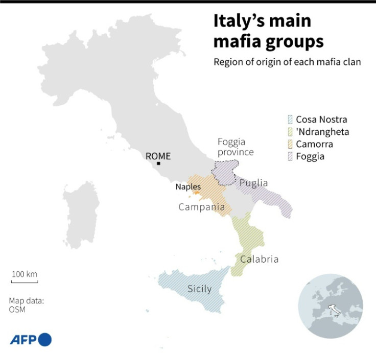 Map of Italy locating regions where the main mafia groups are active