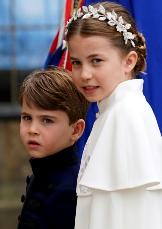 Floral Headpieces Replace Tiaras At Charles's Dress-down Coronation ...